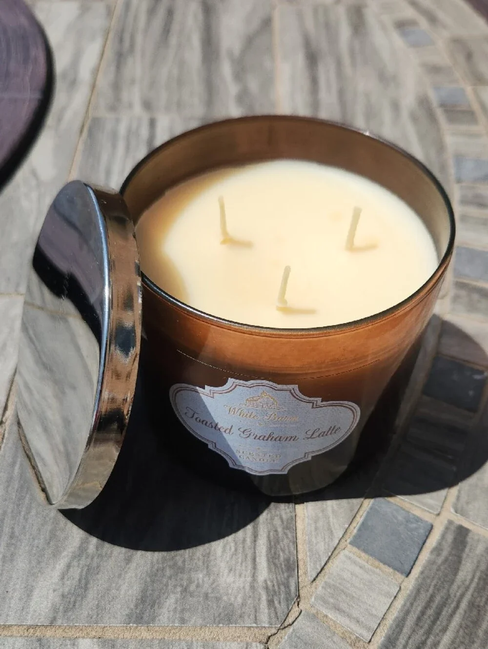 Bath And Body Works White Barn Toasted Graham Latte Candle with Silver Lid - Picture 5 of 6